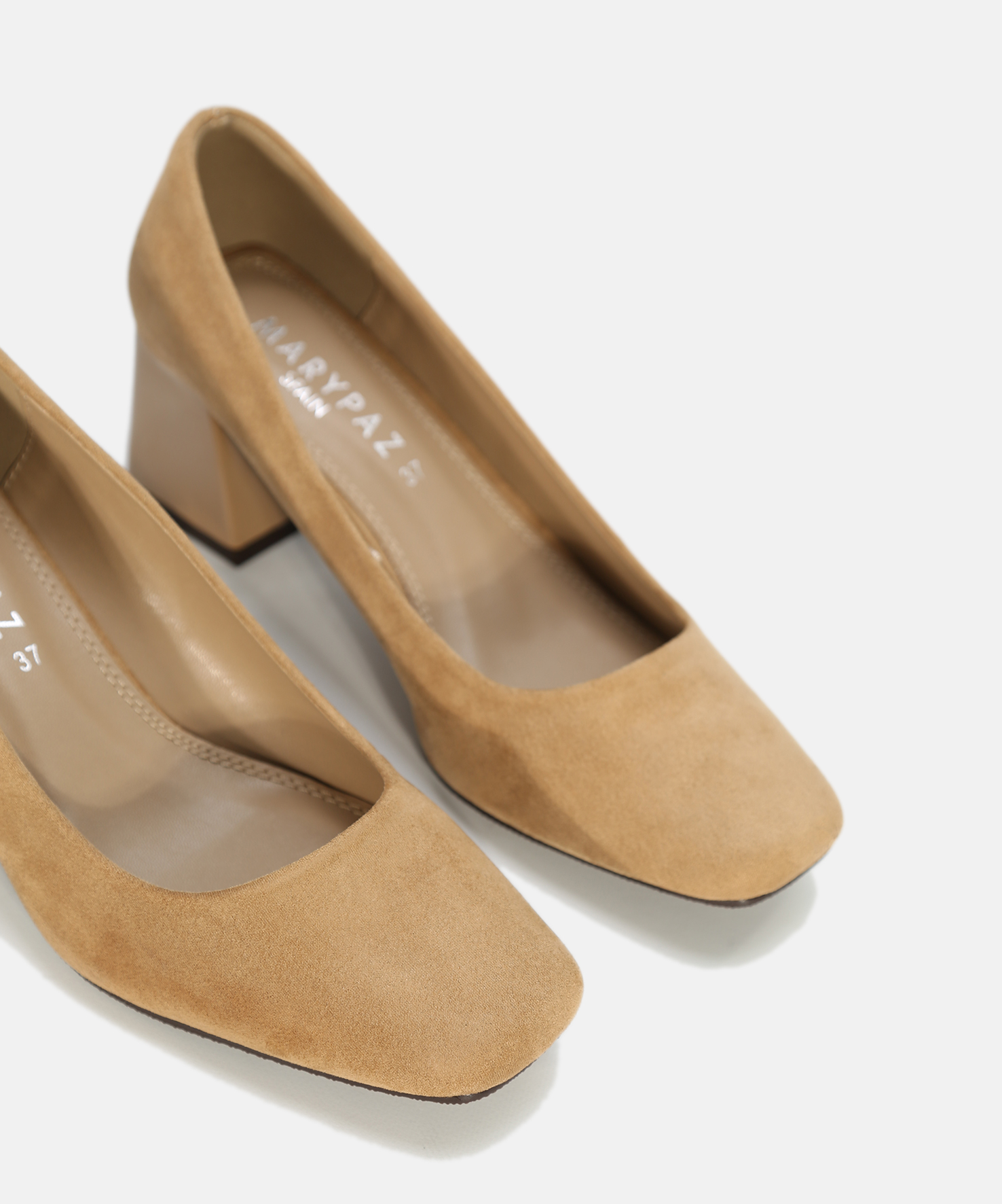 Sapatos salto image number null